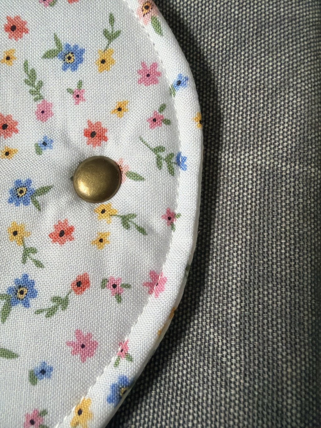 Gray Floral Washed Canvas Clip-on Pouch
