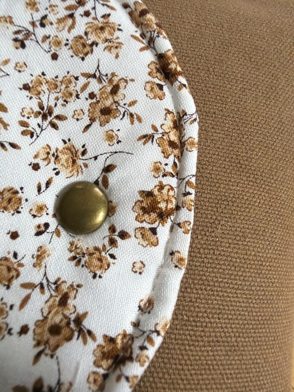 Florance Coffee Floral Clip-on Pouch