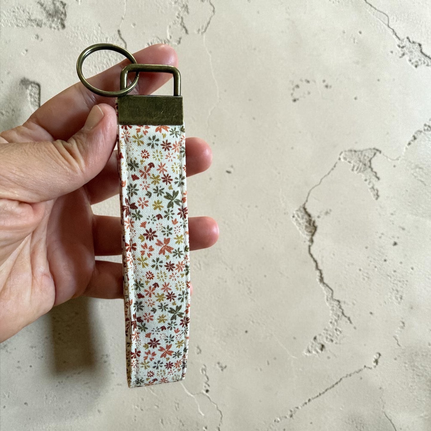 Ditsy Floral Wristlet Keychain