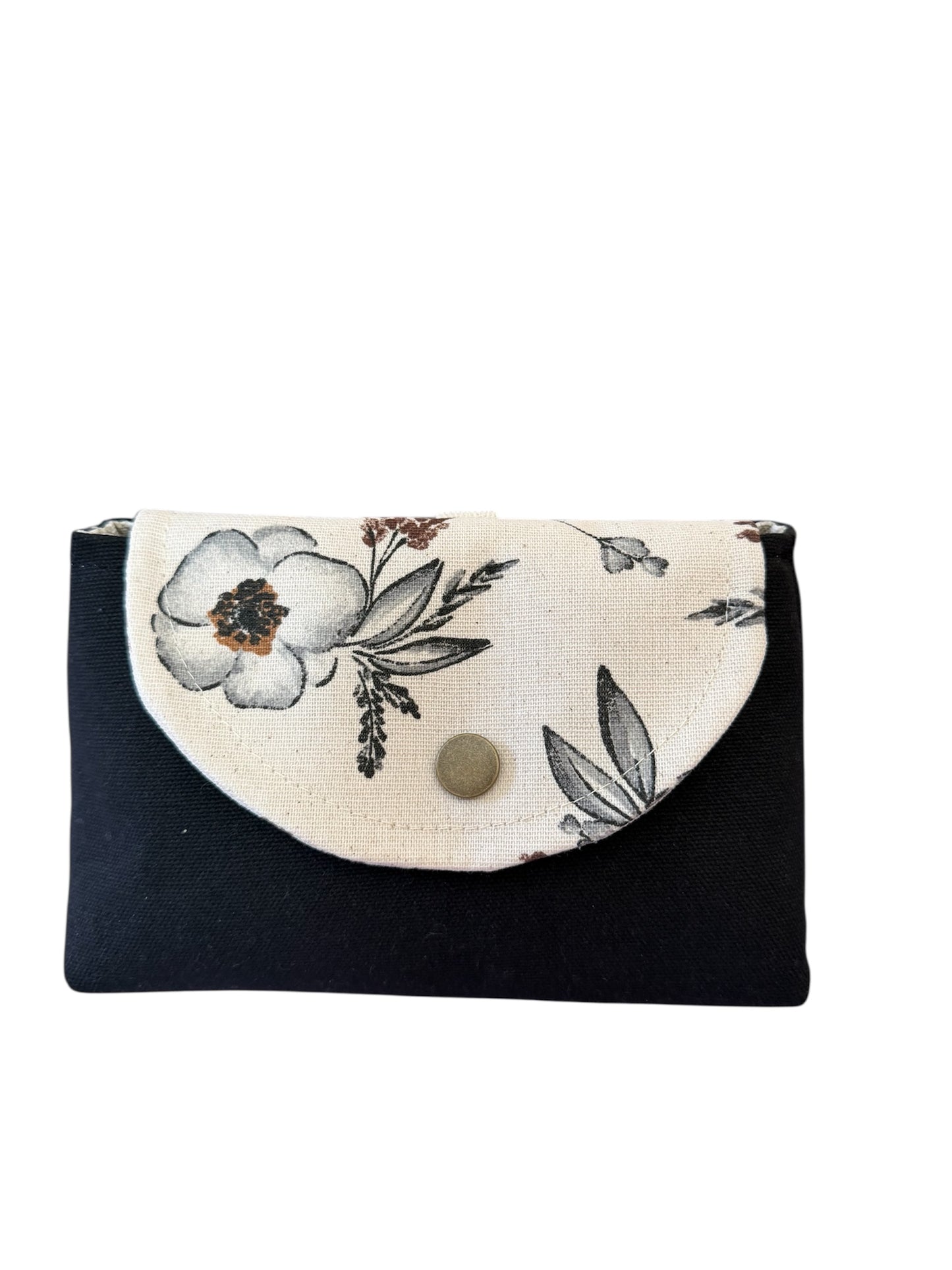 Meadow canvas clip-on pouch styled in a neutral setting
